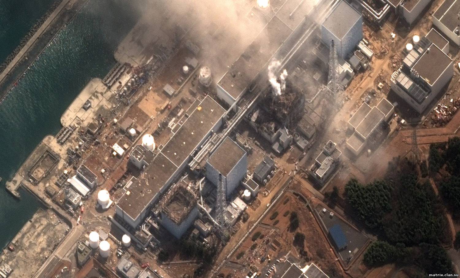События в мире:Давление в третьем реакторе "Фукусимы-1" вновь растет